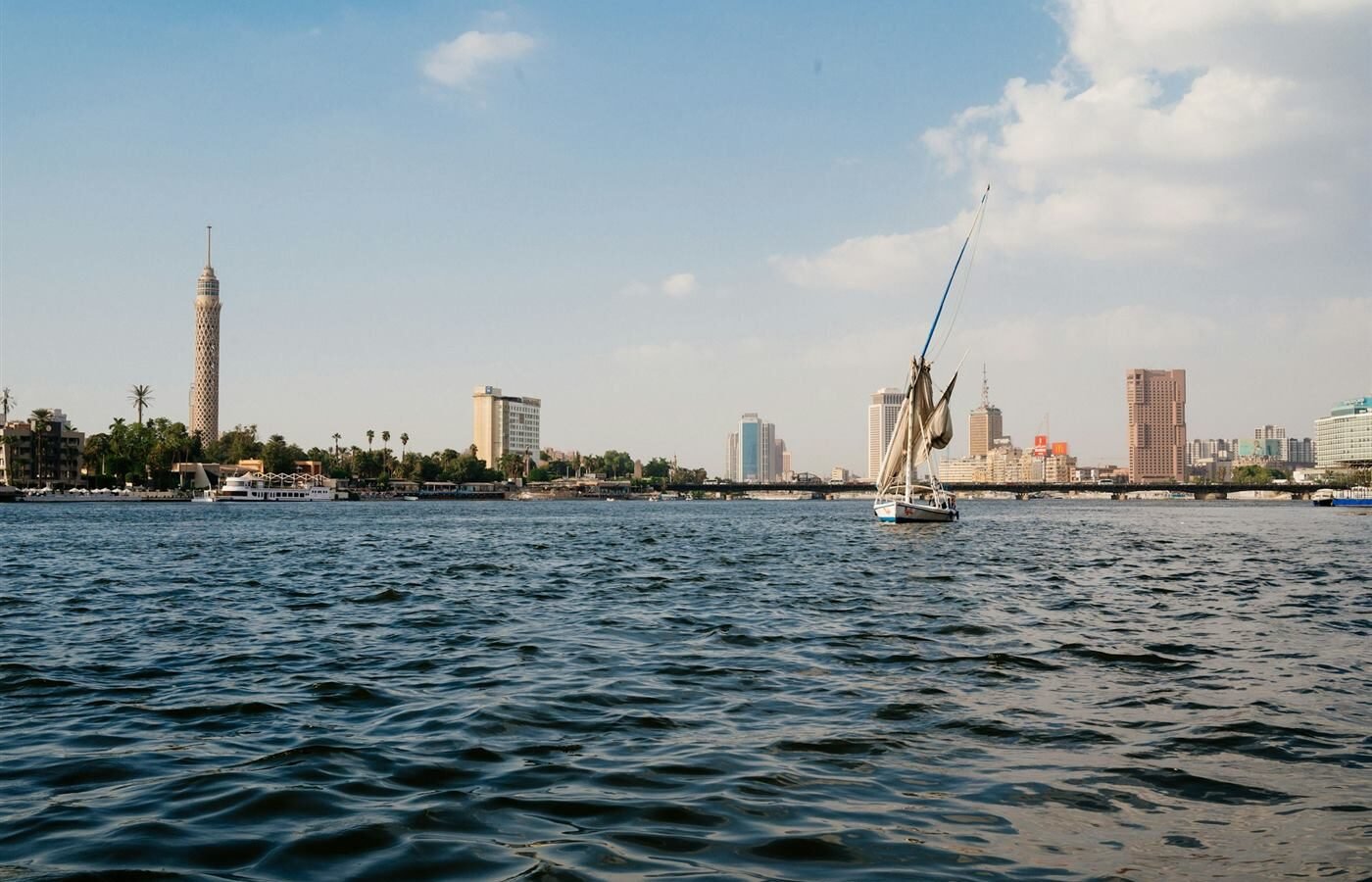 النيل وبرج القاهرة